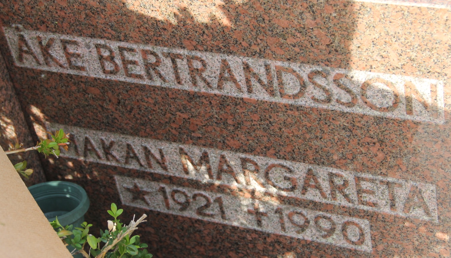 Grav G211 Öckerö Kyrkogård