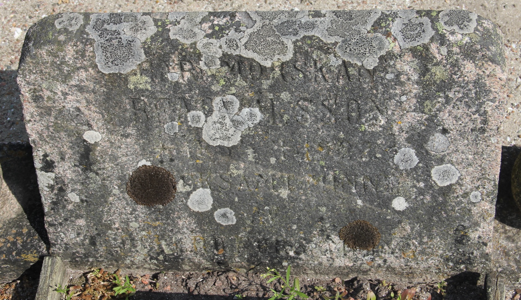 Grav E096 Öckerö Kyrkogård