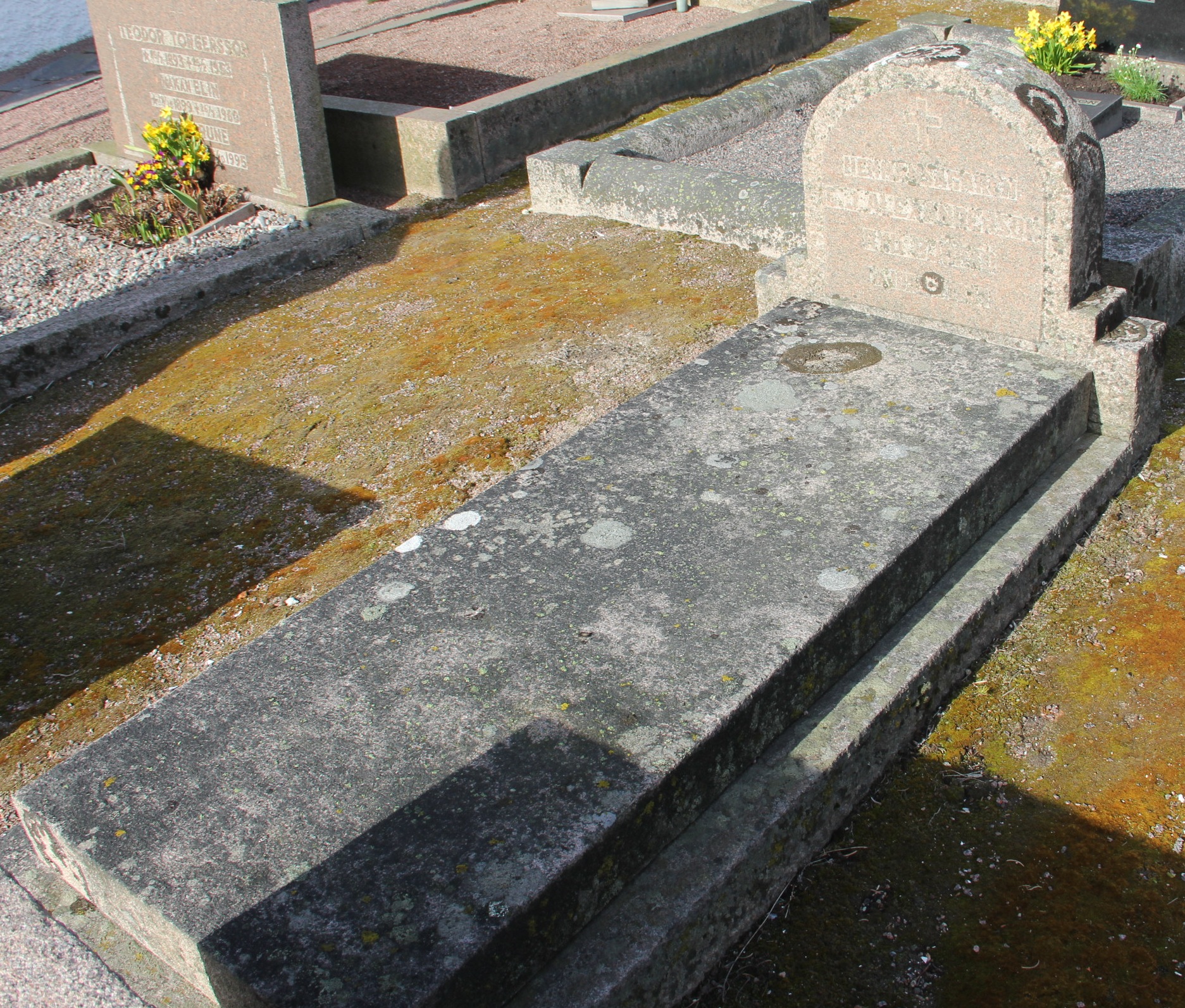 Grav B028 Öckerö Kyrkogård