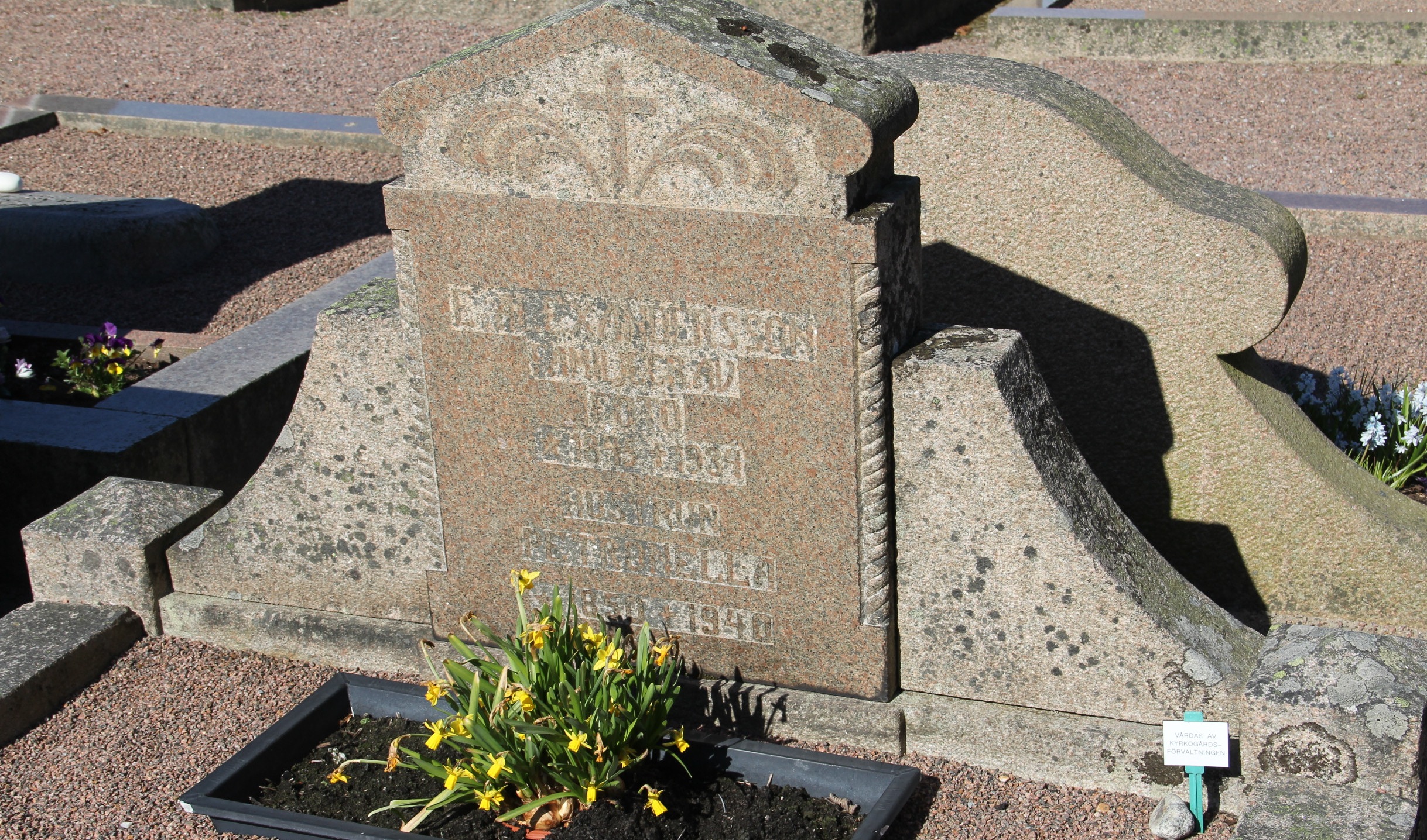 Grav D106 Öckerö Kyrkogård