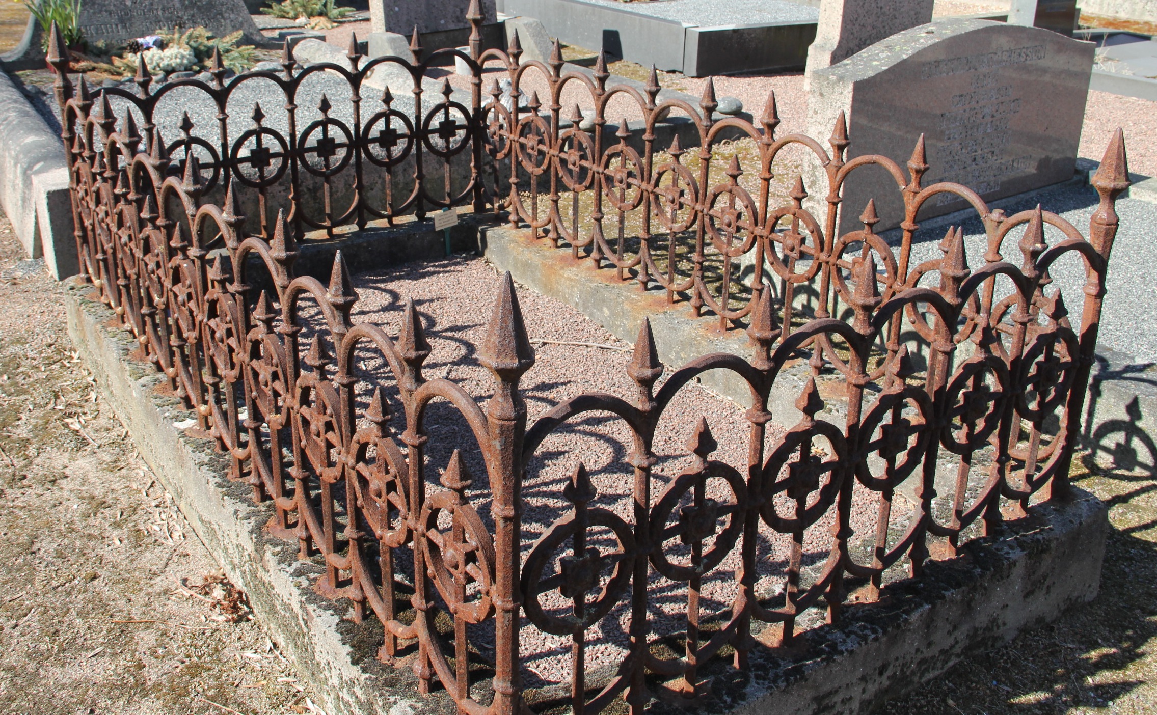 Grav A042 Öckerö Kyrkogård