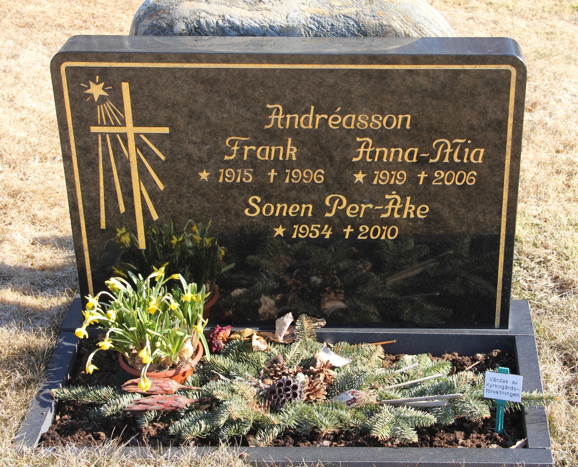 Grav F076 Hönö Kyrkogård