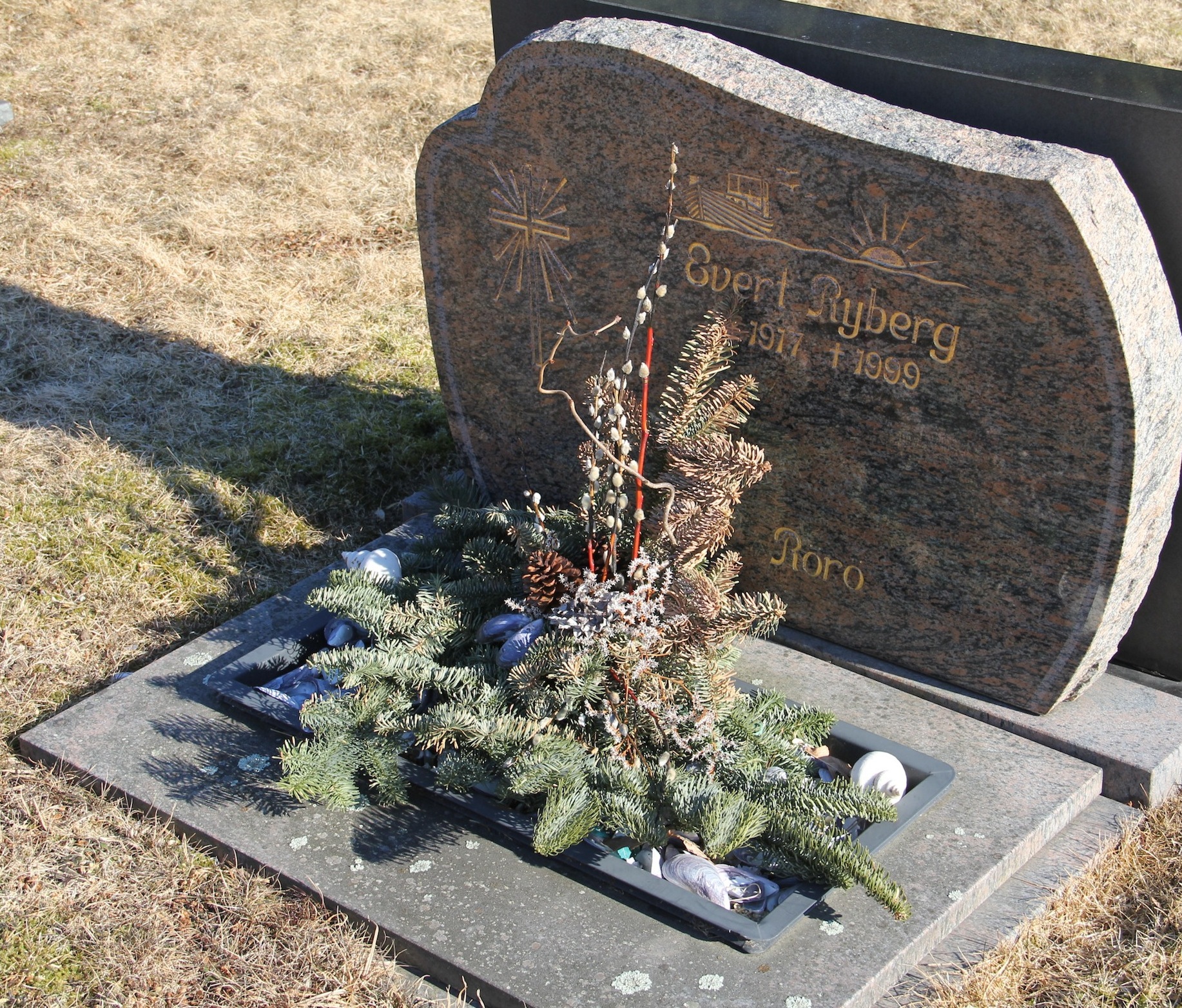 Grav A038 Hönö Kyrkogård