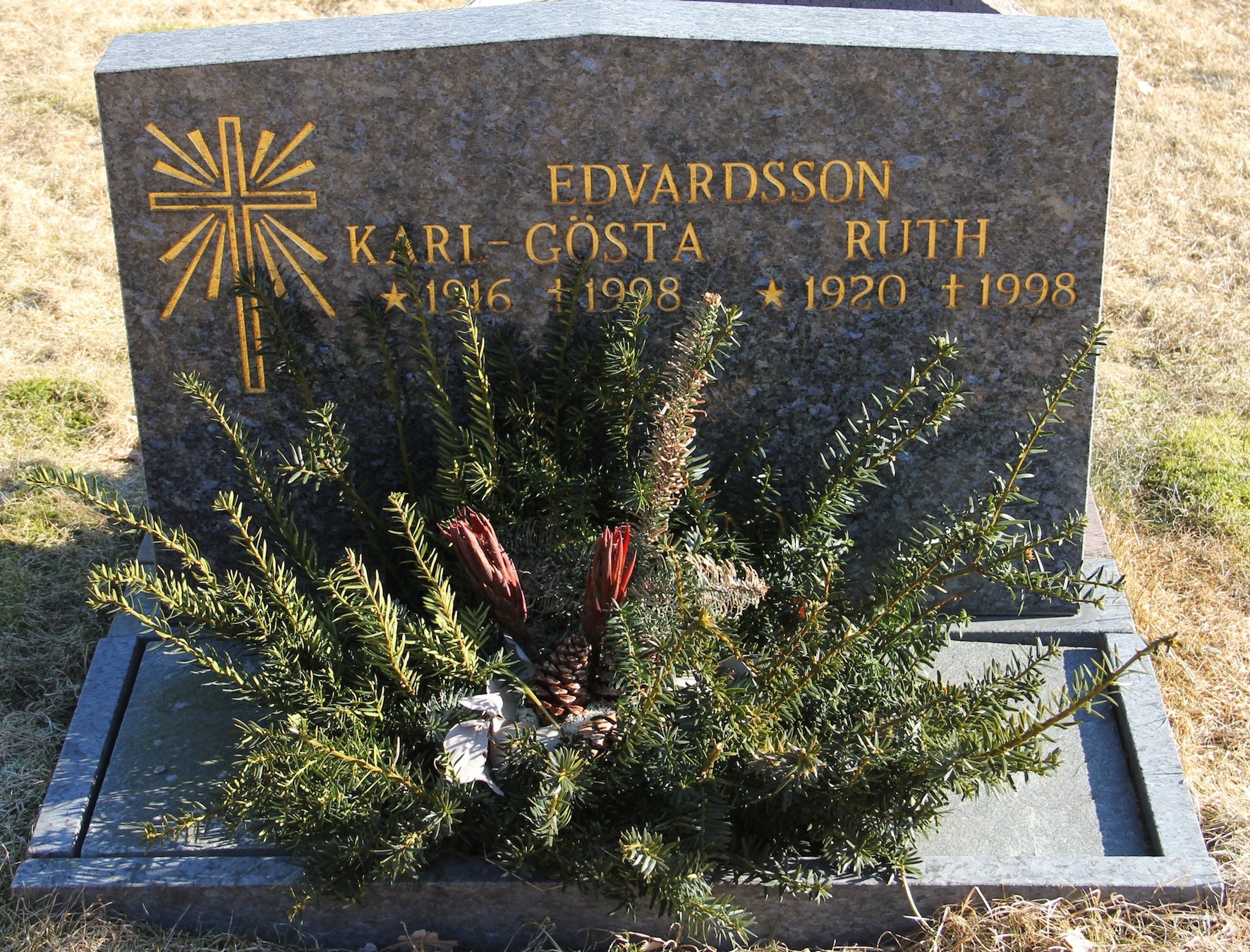 Grav A023 Hönö Kyrkogård