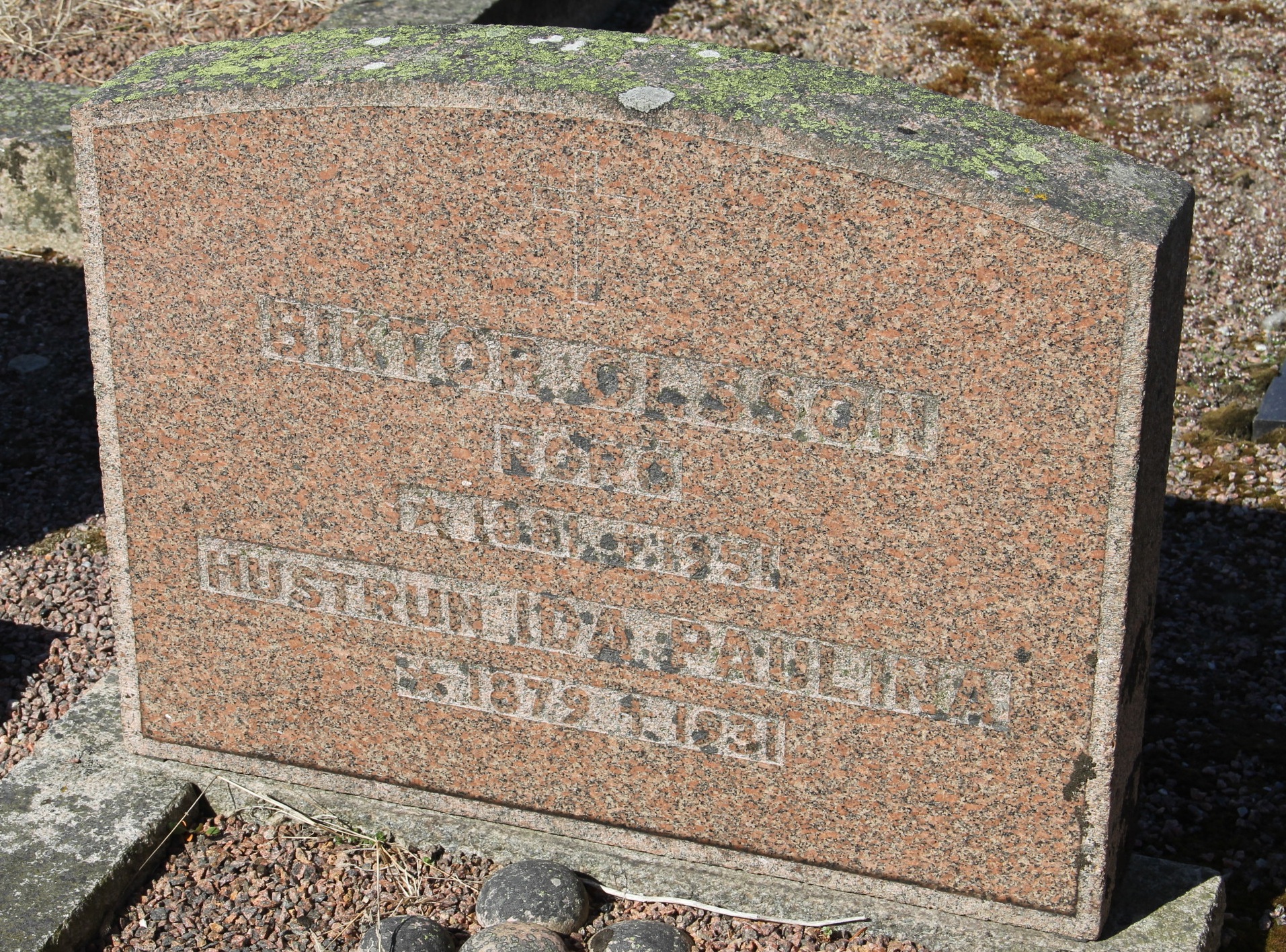 Grav D209 Öckerö Kyrkogård