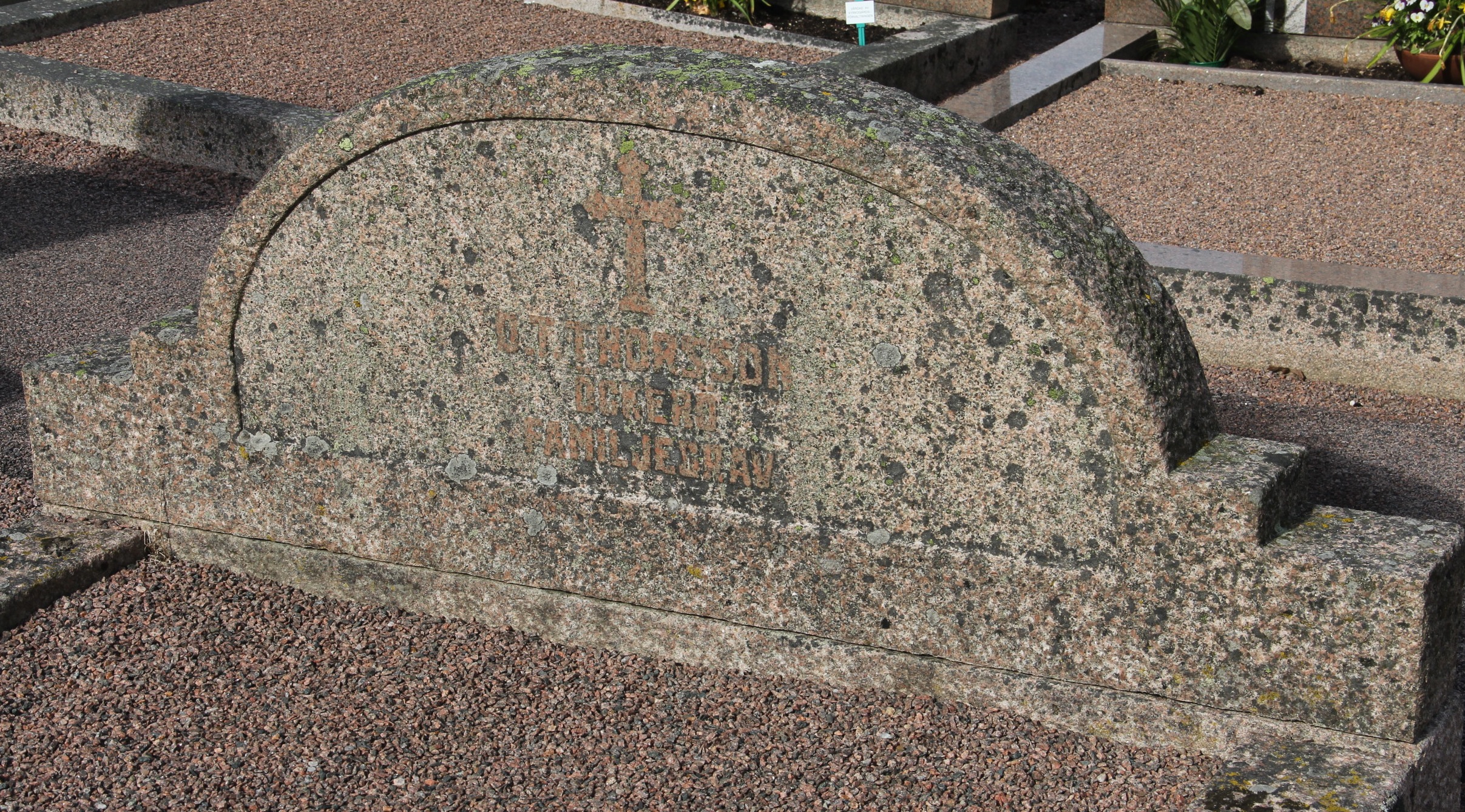 Grav B084 Öckerö Kyrkogård
