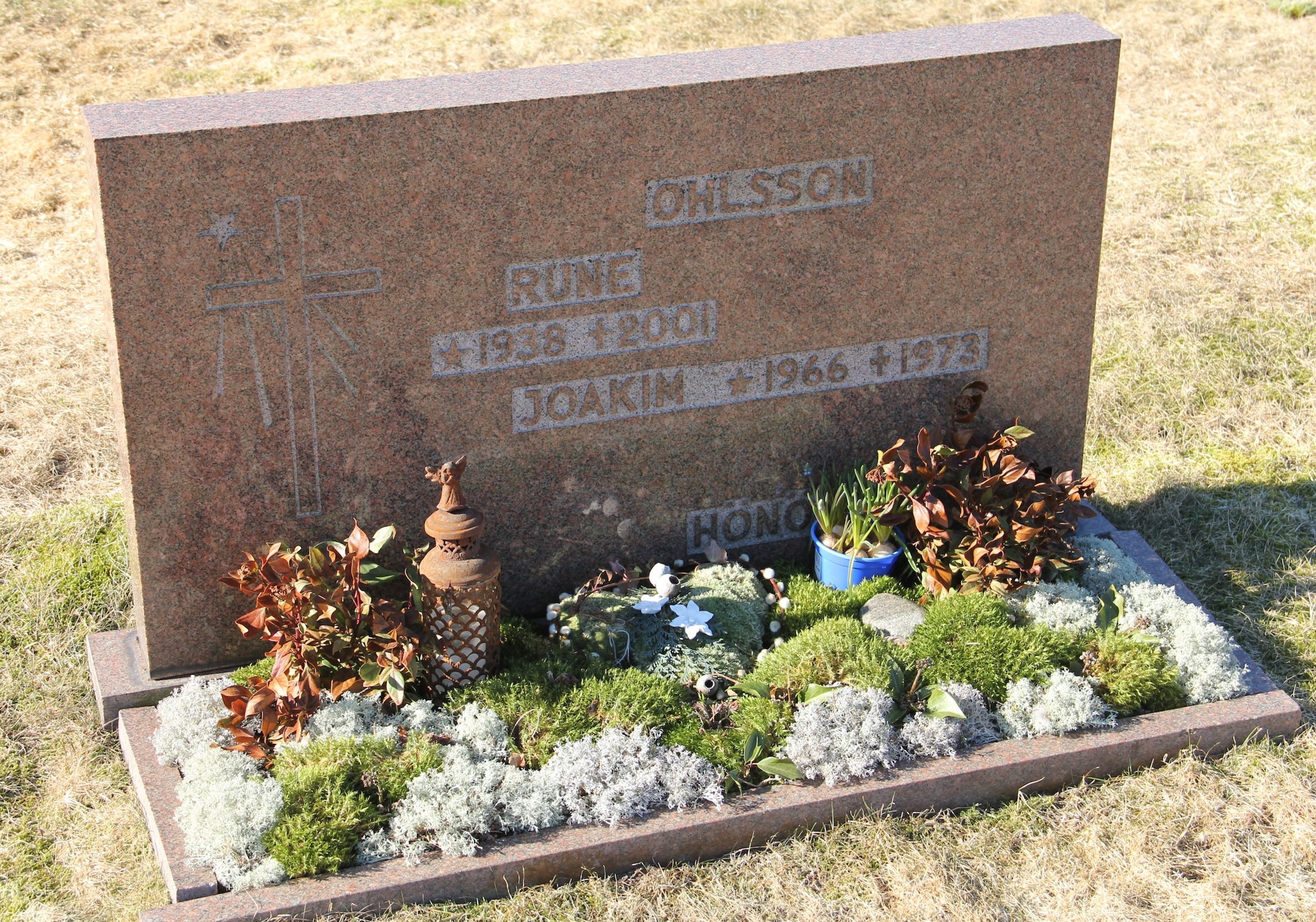 Grav B024 Hönö Kyrkogård