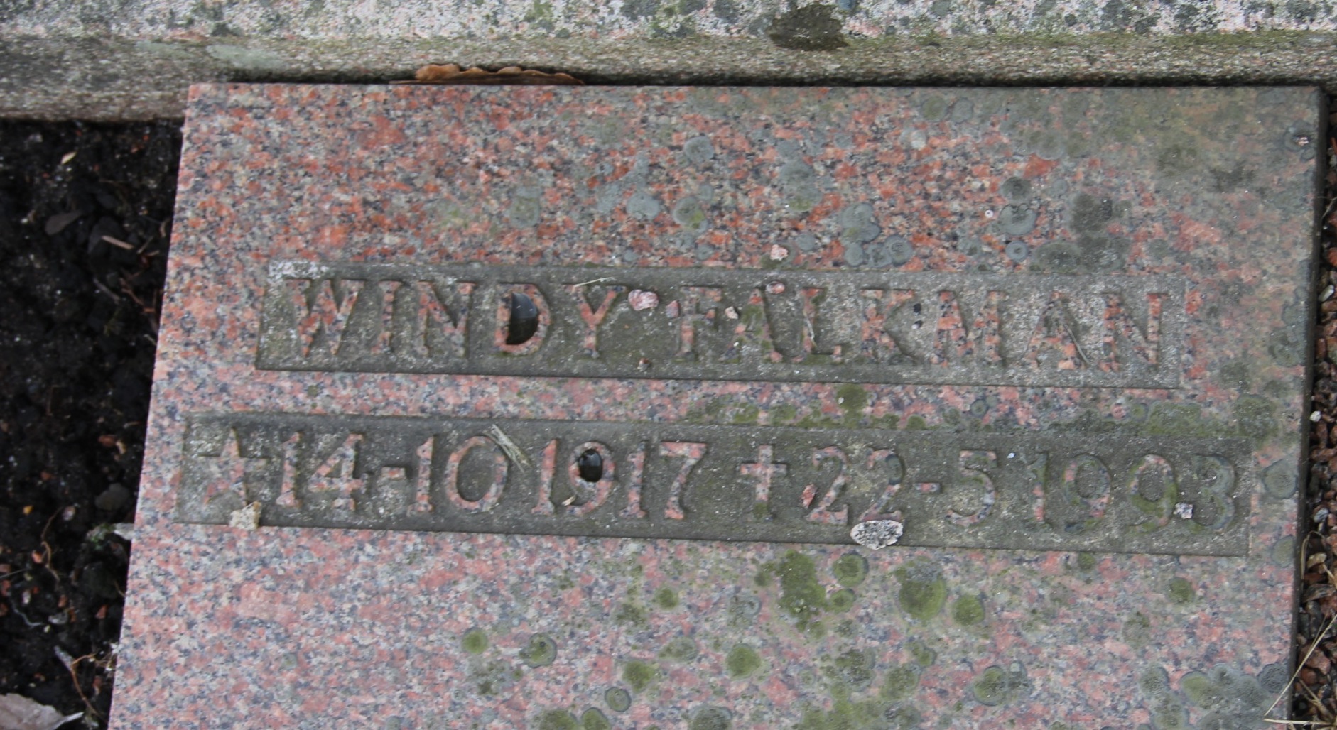 Grav B092 Öckerö Kyrkogård