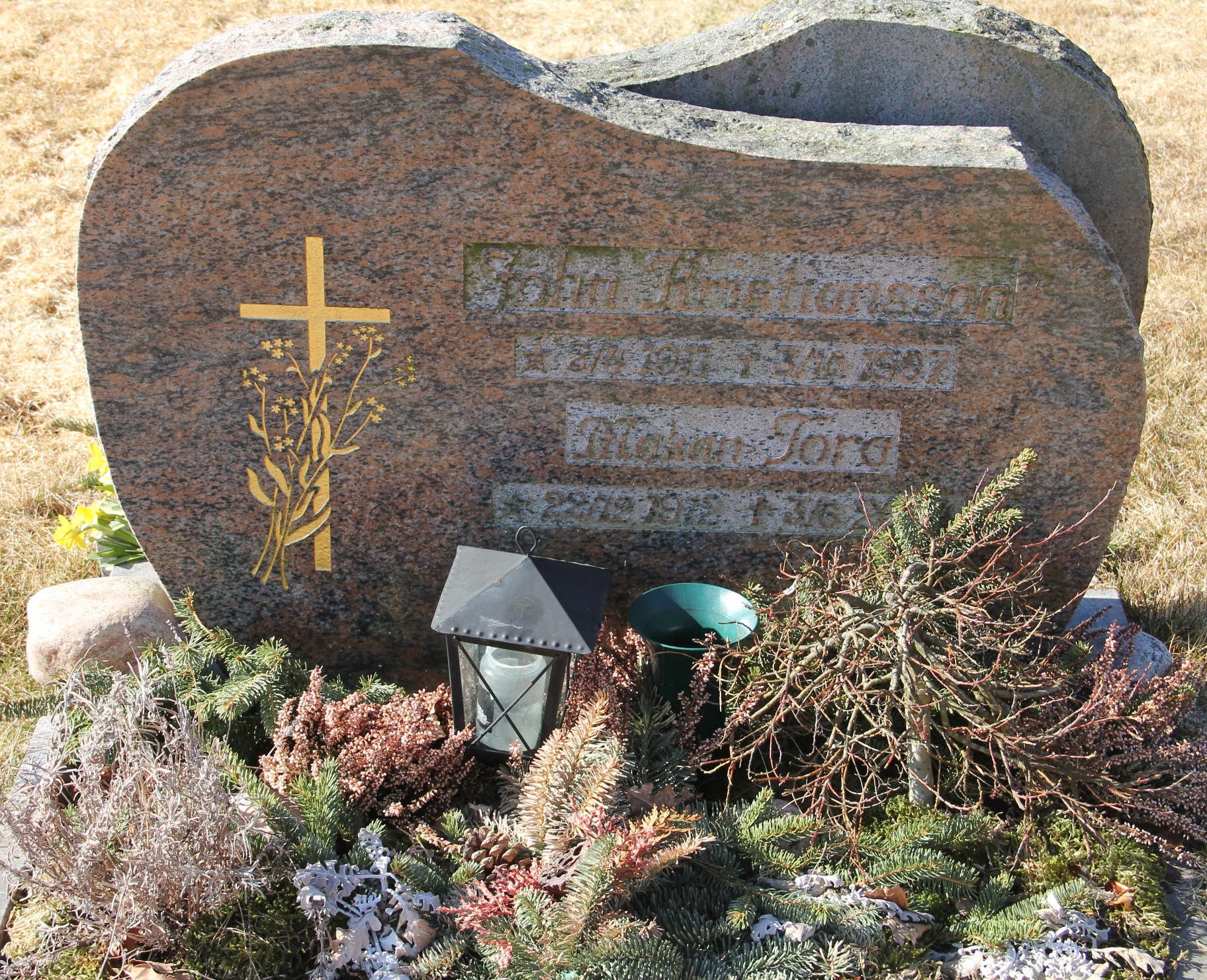 Grav F087 Hönö Kyrkogård
