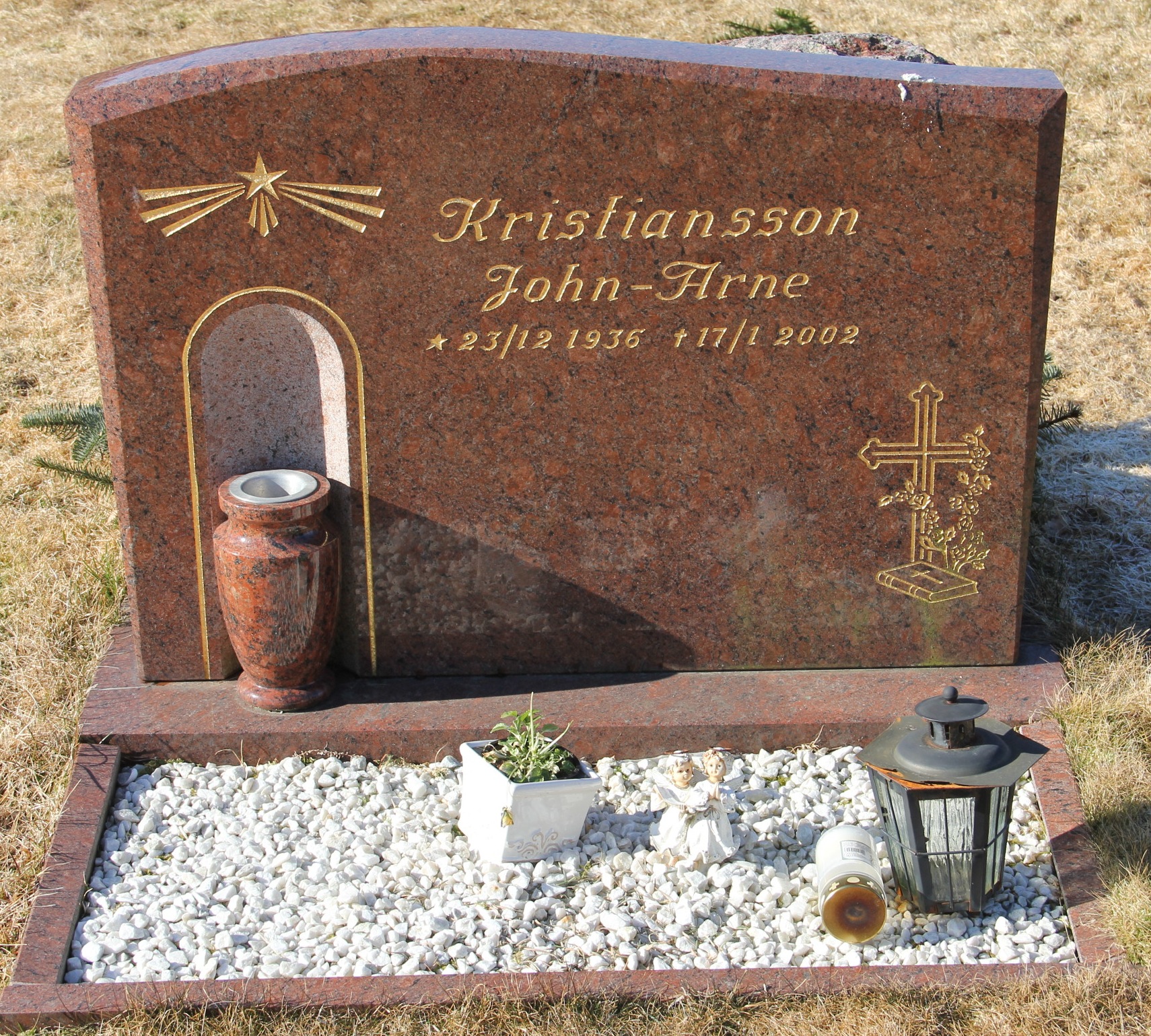 Grav E085 Hönö Kyrkogård