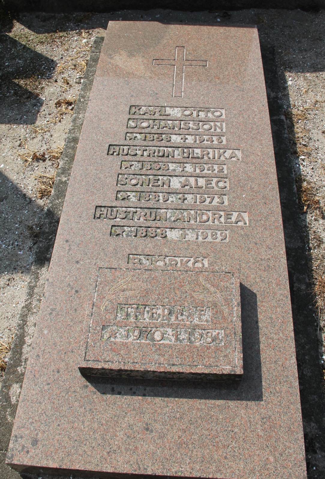 Grav E133 Öckerö Kyrkogård