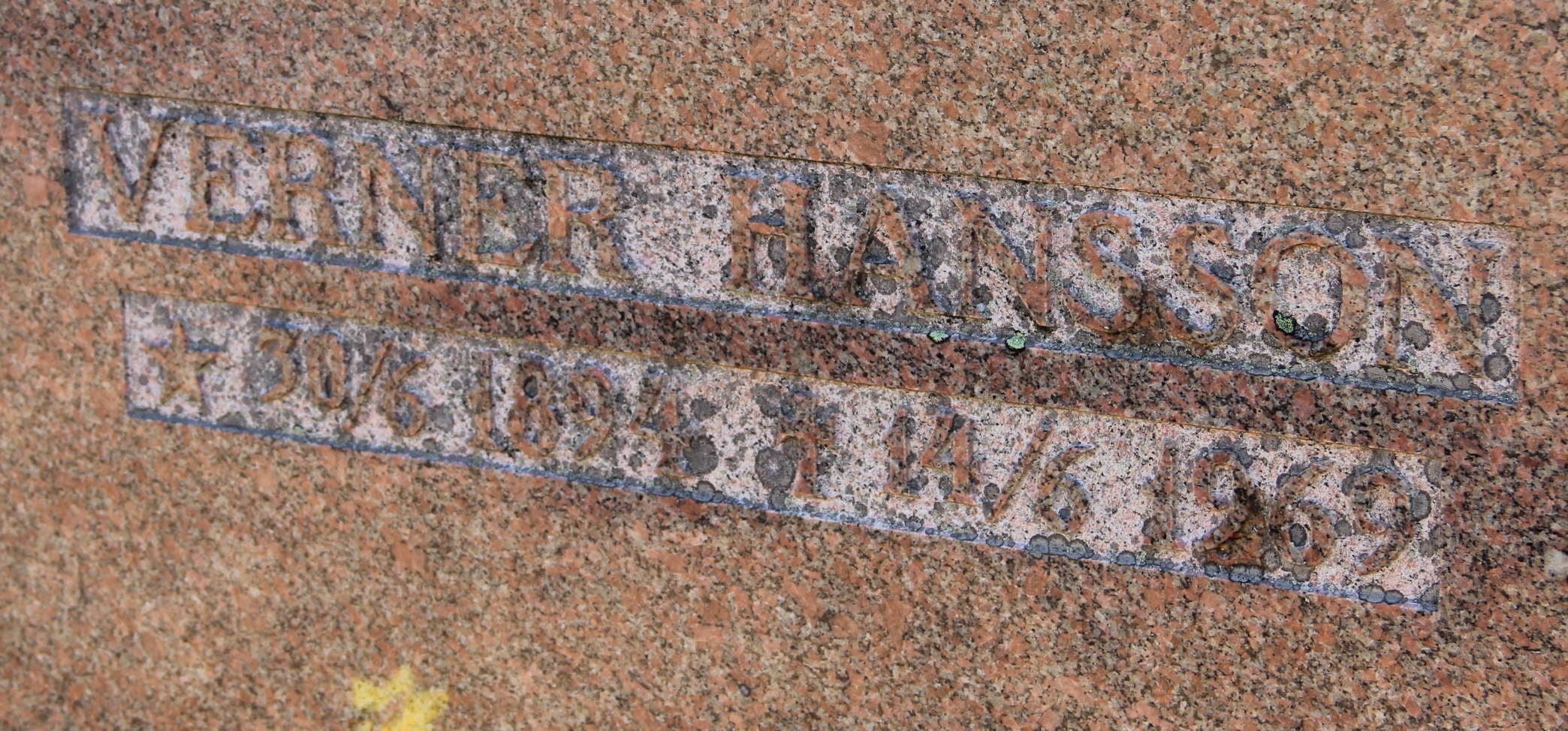 Grav F002 Hönö Kyrkogård
