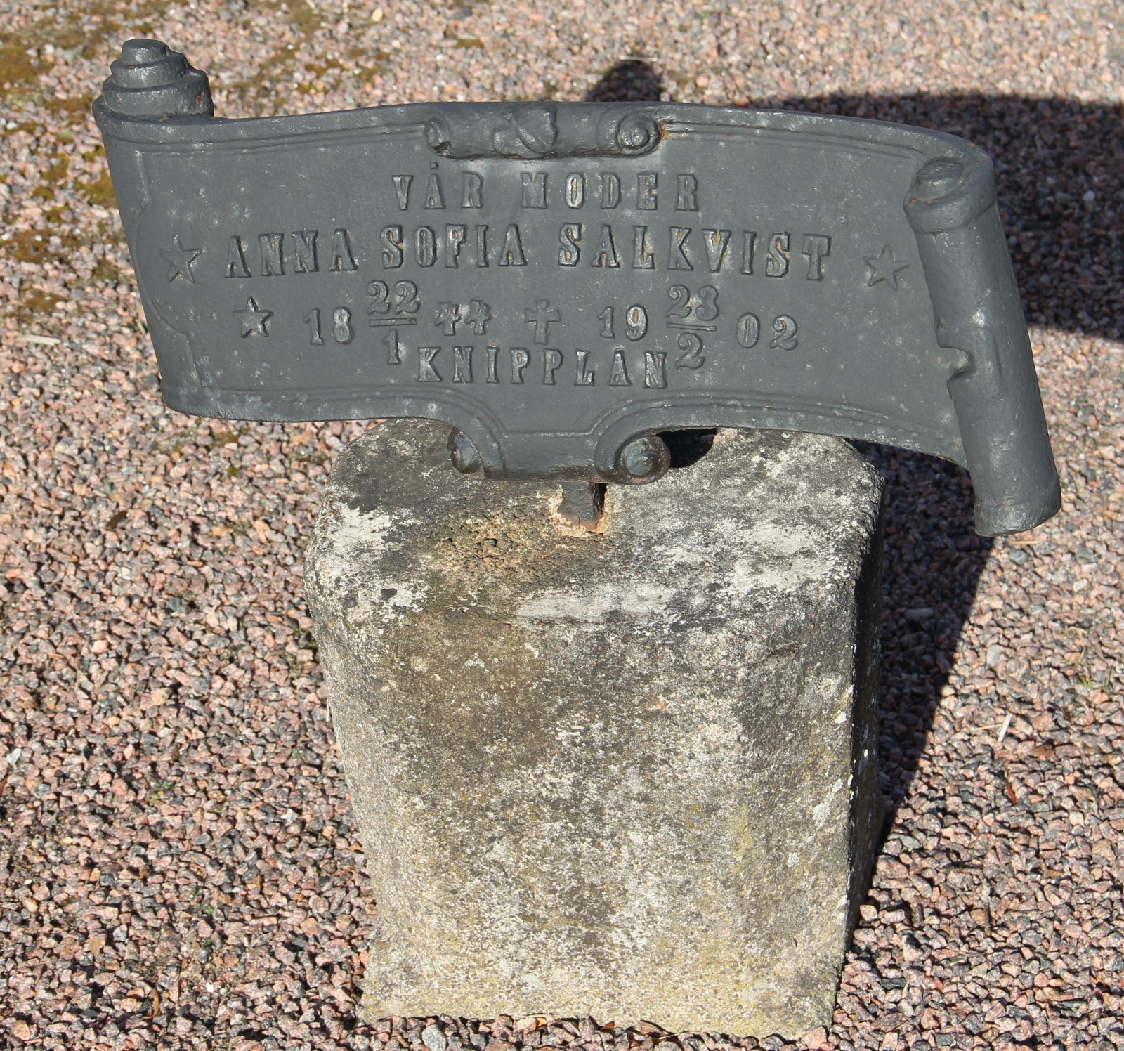 Grav B020 Öckerö Kyrkogård