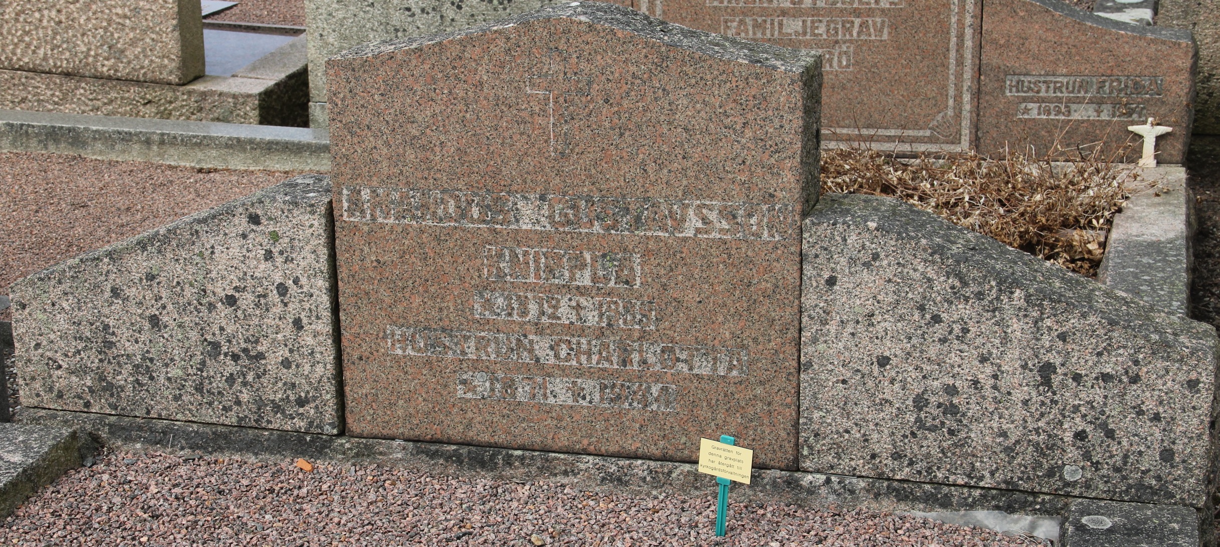 Grav C129 Öckerö Kyrkogård