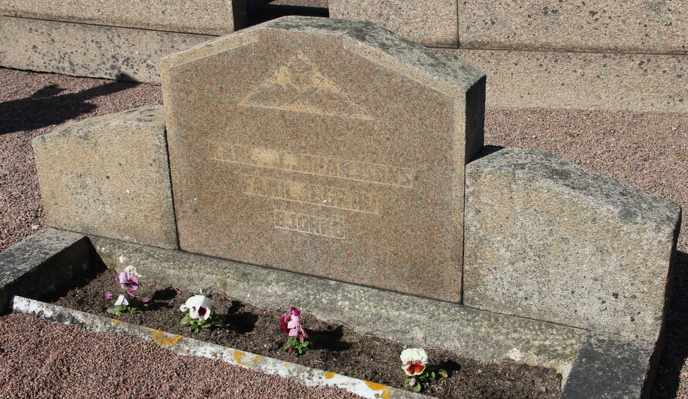 Grav D177 Öckerö Kyrkogård