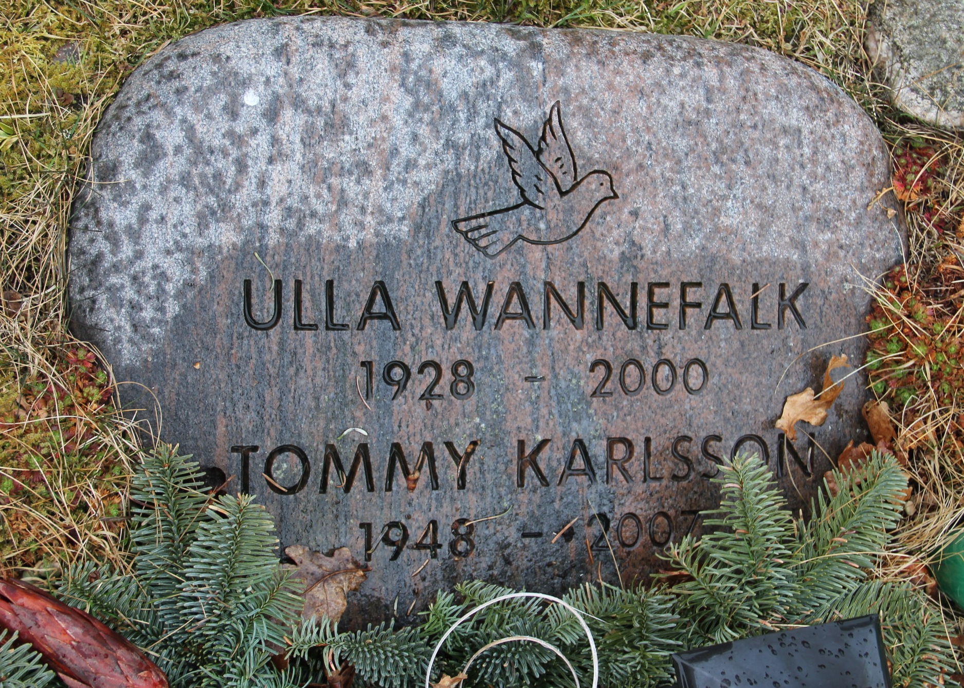 Grav U013 Hönö Kyrkogård