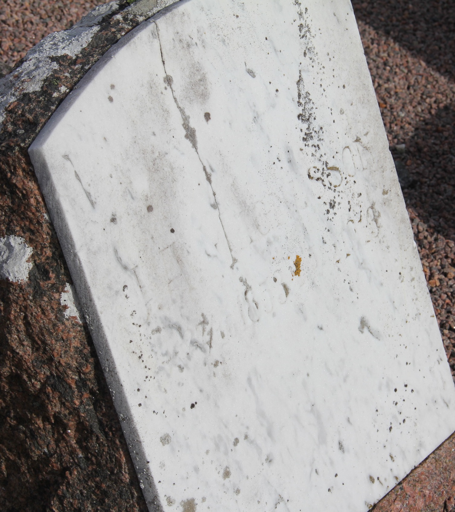 Grav B102 Öckerö Kyrkogård
