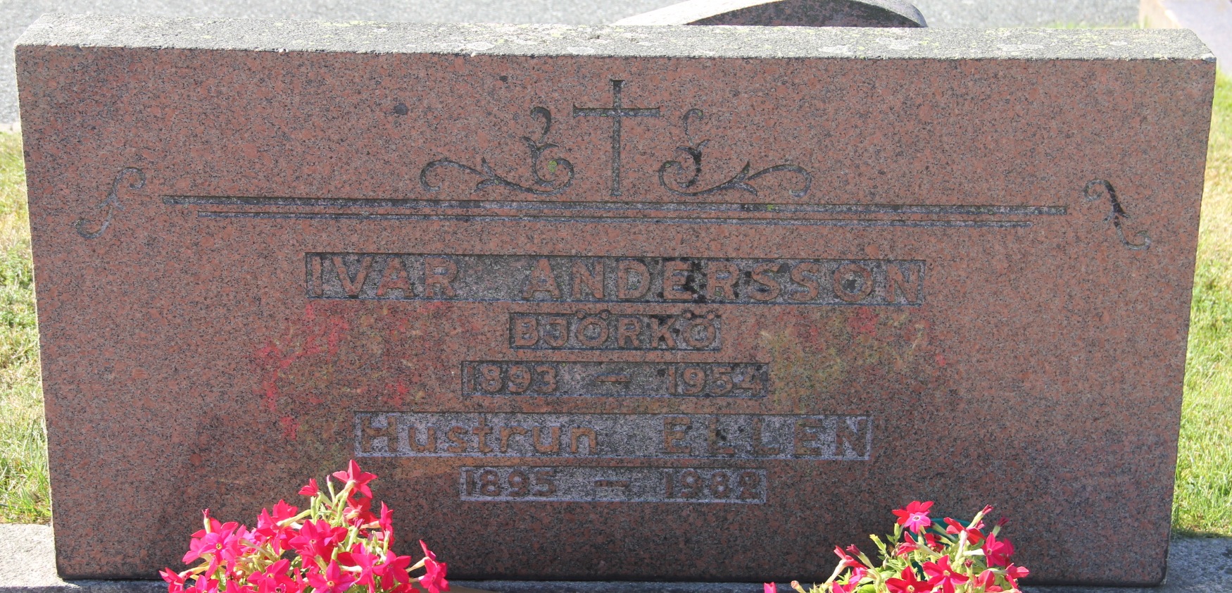 Grav F180 Öckerö Kyrkogård