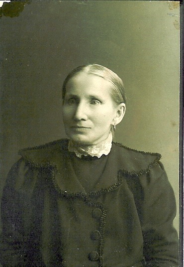 Elemina Josefina Olausdotter